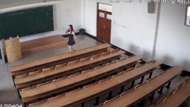 图片[7]-[门事件] 黑龙江科技大学,教室啪啪被监控直播12分钟完整版【1V/33MB】-集乐社