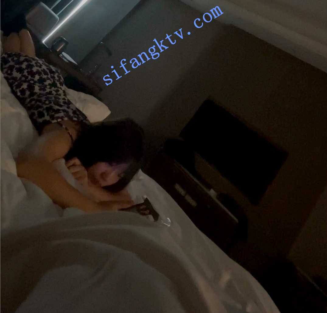 图片[1]-大神ok嘎得无套约操三个18岁小嫩妹【5V/9.6G/MP4】-集乐社