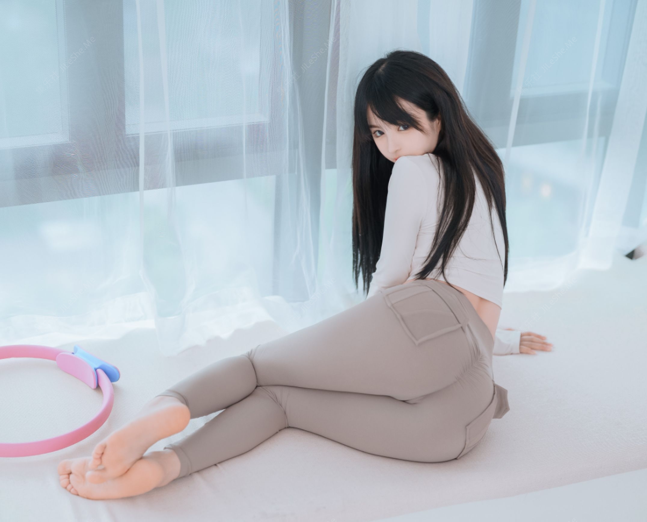 ஐ高颜值写真ஐ桜井宁宁瑜伽少女套尺度再突破露出大阴唇-集乐社