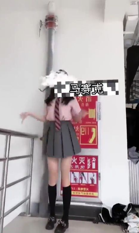 图片[3]-ஐ居家自录ஐ刚放暑假的大学生seian居家洗澡自慰骚舞合集-集乐社