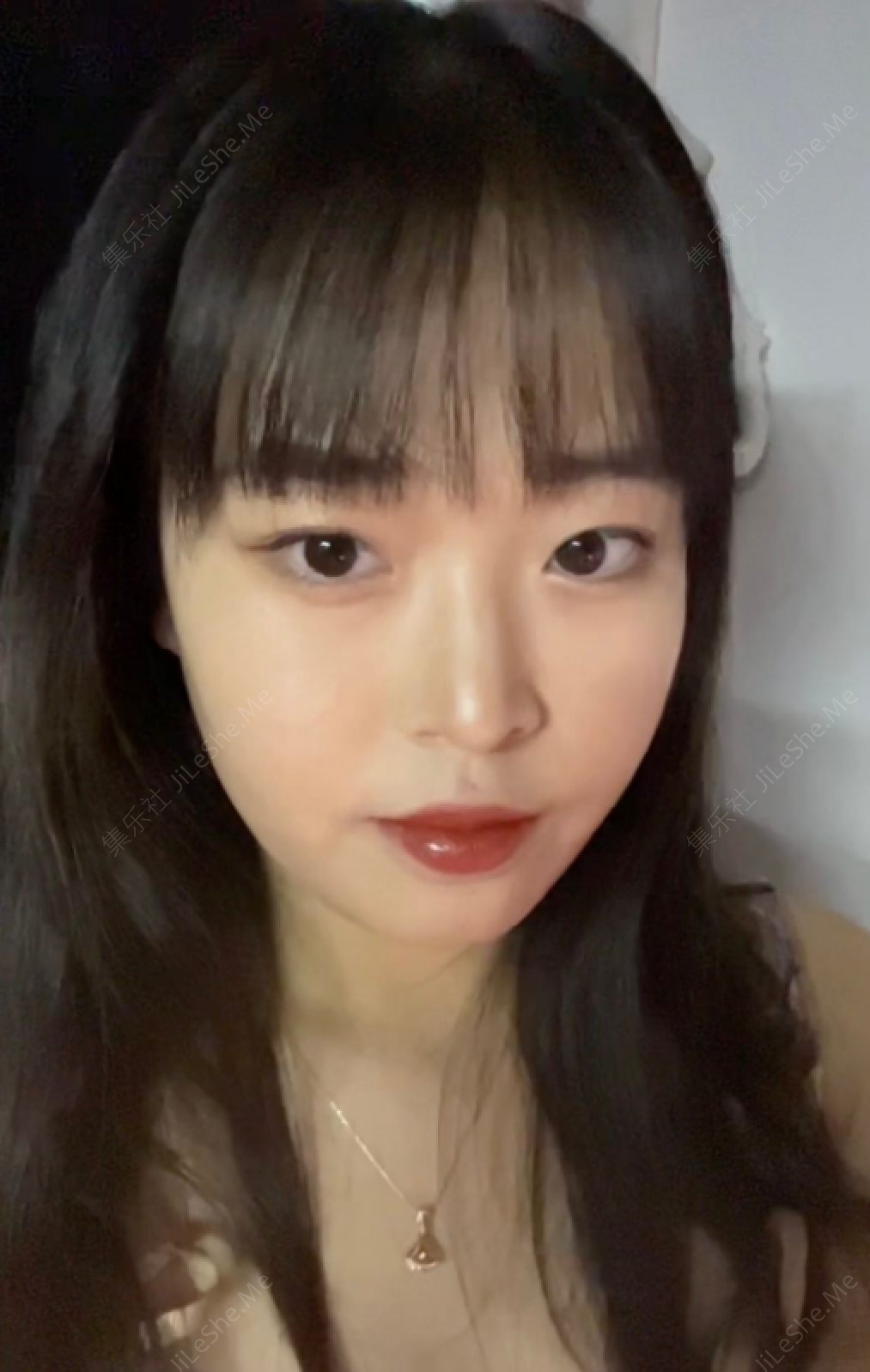 图片[2]-【超精品泄密】张家口职业技术学院学妹王静怡图影【8P+14V/341MB】-集乐社