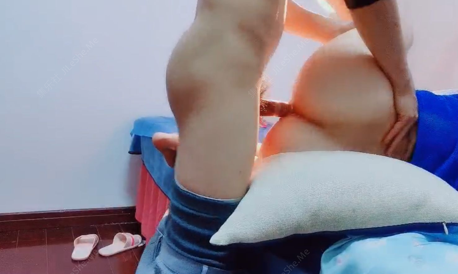 图片[4]-【骚宝】舞蹈老师的同学，这俩闺蜜是找到快乐源泉了，打着按摩的旗号，享受性爱的快感，真实良家，精彩万分-集乐社