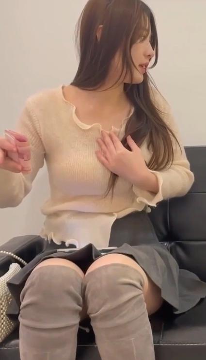 图片[2]-推特大佬【粉红君】私拍第二机位，花了5千约神似影视女演员【赵露思】的高冷气质女神，粉笔活好嗲叫不停说太大了【2V/1.05GB】-集乐社
