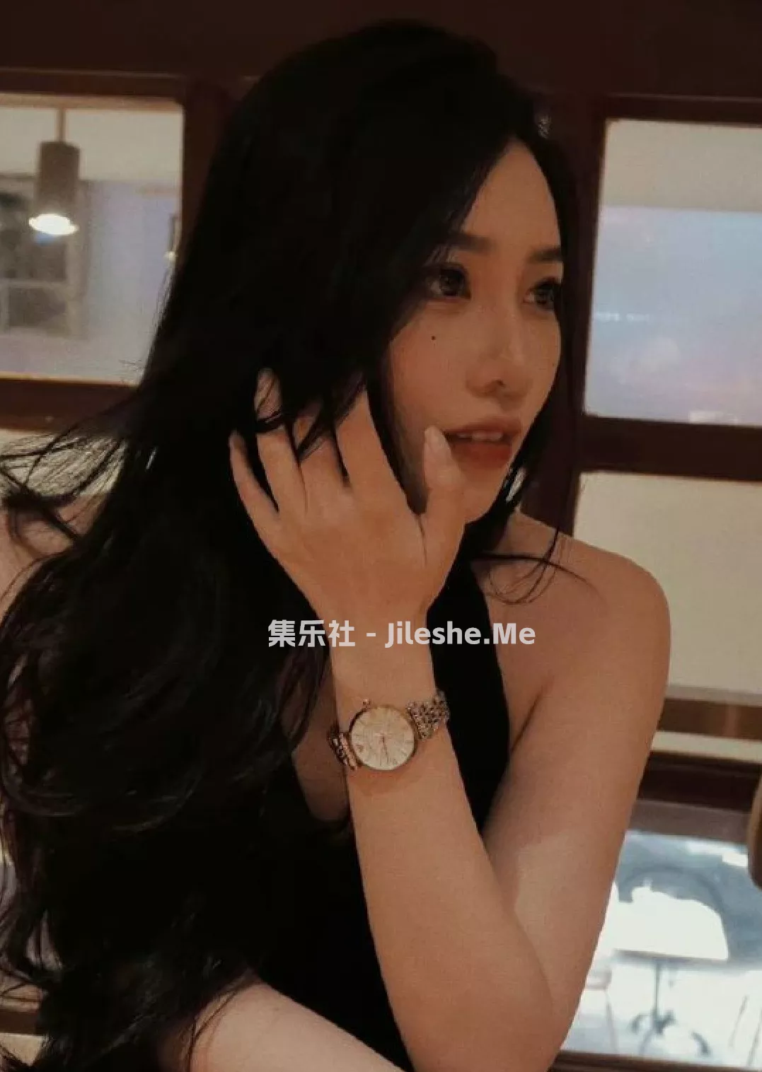 图片[2]-【极品反差婊】狂艹自己女友的闺蜜，超高颜值，极品反差婊子，无套狂艹，后入翻逼肉，超棒[107mb]-集乐社