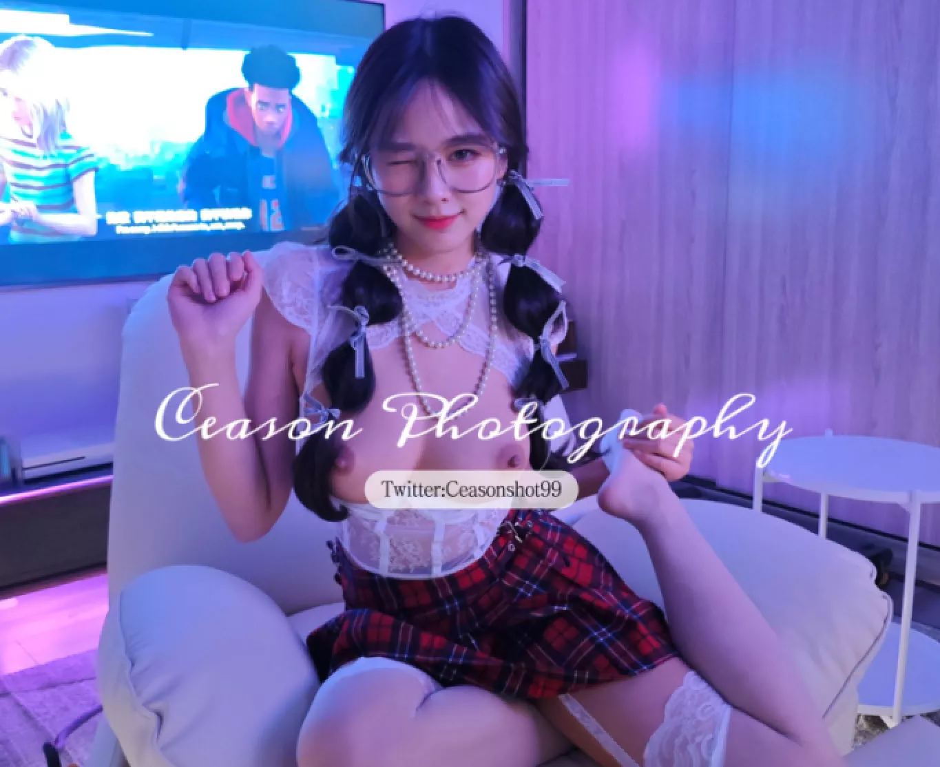 图片[1]-2024年惊喜，推特47万粉丝女神【Ceason Photography/Ceasonshot99】高颜值，御姐风，户外露出还露脸，身材极品，她不火谁能火？【187P 4V 292MB】-集乐社