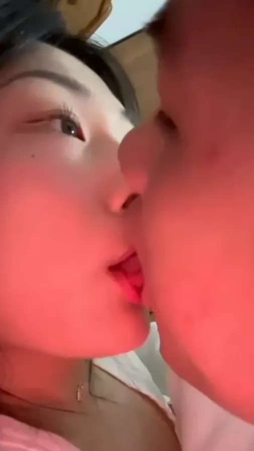 图片[3]-【极品反差婊】湖北襄阳清纯小骚货❤️交往了两个多月上了床❤️刚开始很矜持，特别害羞，害羞的样子也很可爱！-集乐社