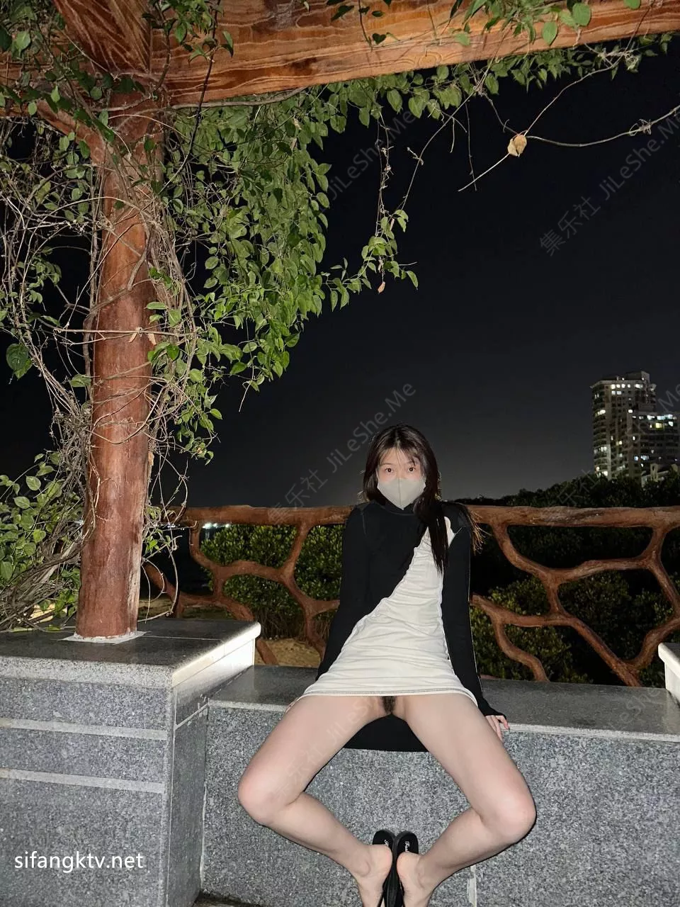 图片[2]-露脸小情侣私拍泄密 极品清纯颜值小美女被调教成小母狗了-集乐社
