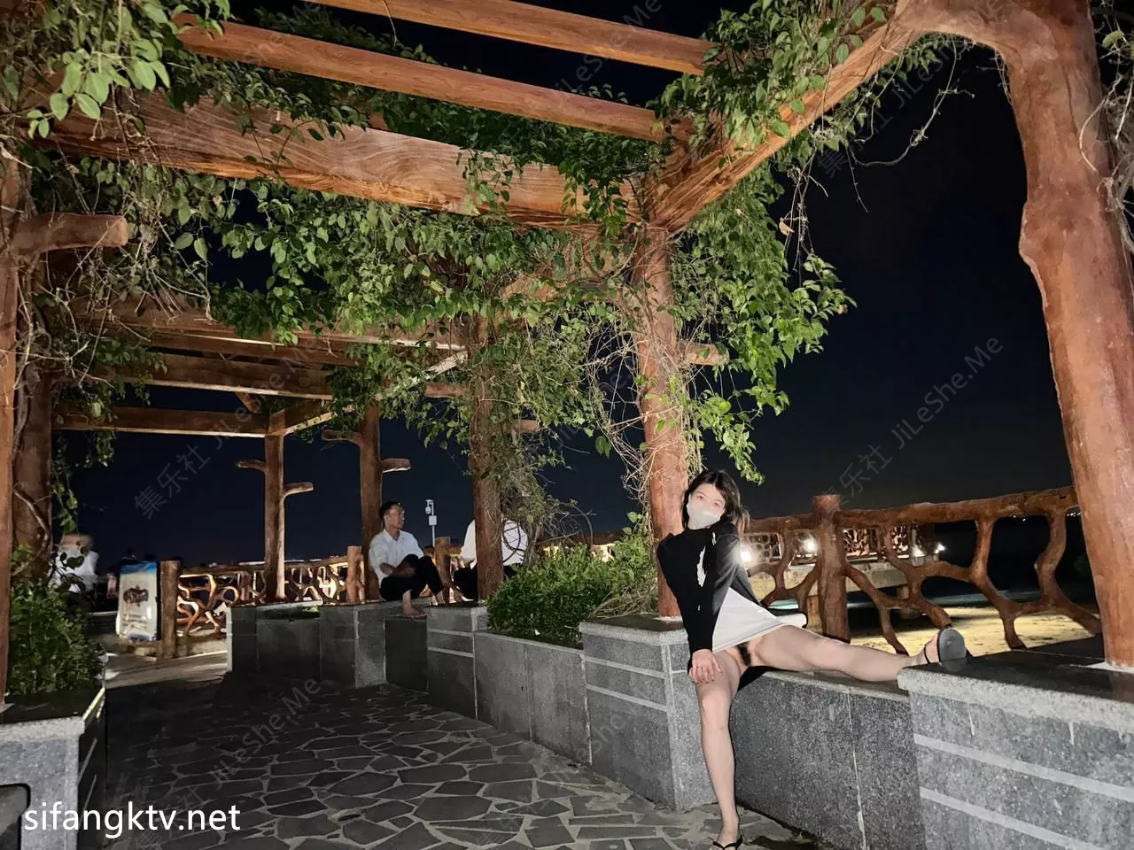 图片[1]-露脸小情侣私拍泄密 极品清纯颜值小美女被调教成小母狗了-集乐社