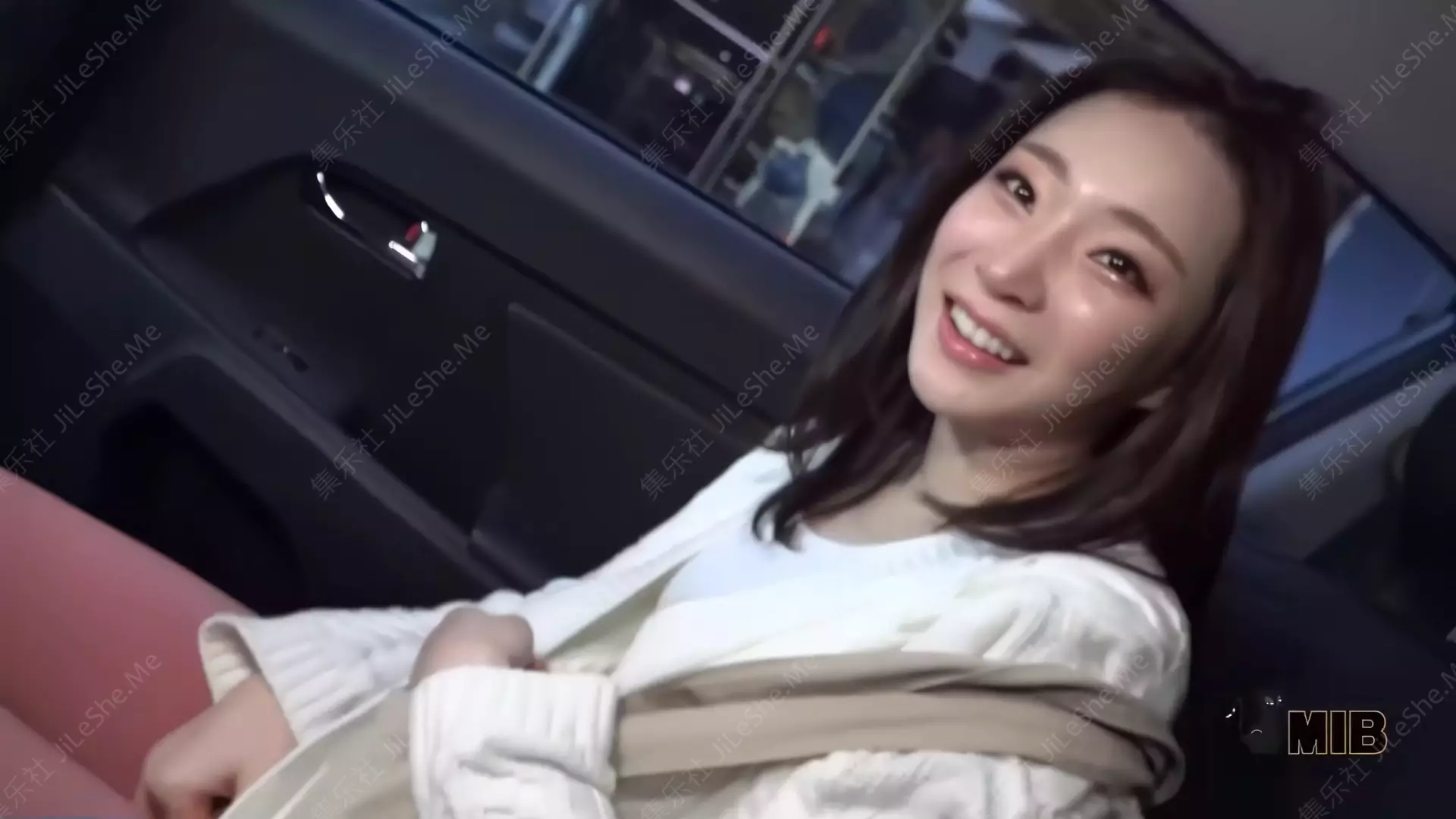 韩国AV❤️SA-101 绝望而破产的电影女演员—她的下一份工作……？女优模特：Suah 颜值极高绝美！【1.3GB】-集乐社