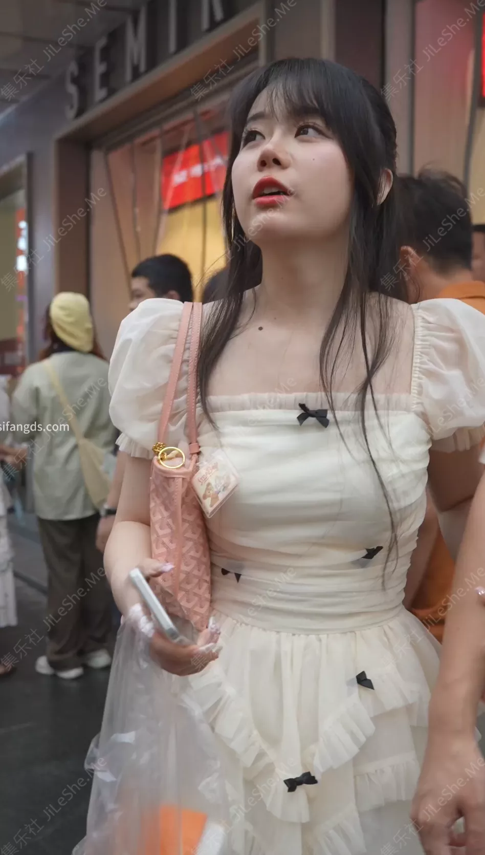 图片[3]-(BC-AA-470)蕾丝公主裙美女逛街..浅黄内配清凉高跟贴脸拍【726MB】-集乐社