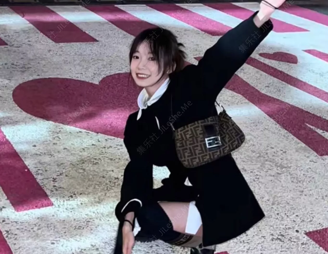 推特 fKabuto-6月30日嫩妹系列作品 多位高颜值美女做爱长视频，超美少女 良家少妇 时尚御姐，各种姿势狂草极品肥臀 超软大奶 舔脚 接精 这期质量是真高-集乐社