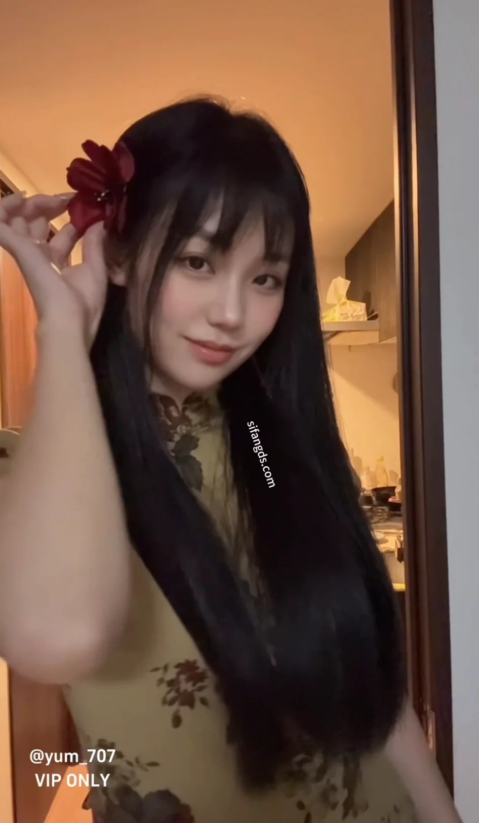 图片[1]-【推特 yum_707/玉米】最新VIP专享 三屏裸舞 嫩逼 影子裸舞-集乐社