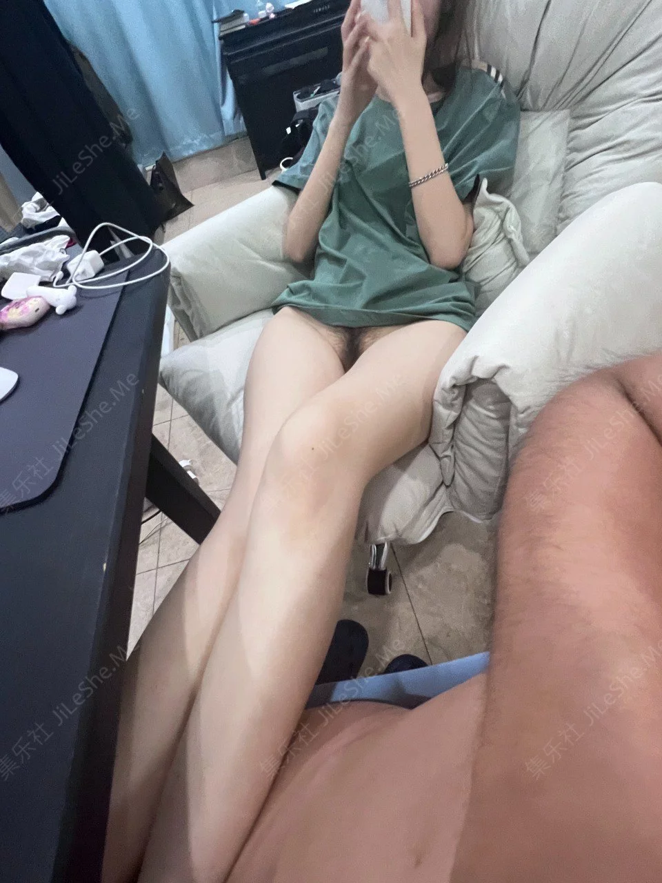 图片[8]-【原档泄密】国内某高校医学院超高颜值女大与富二代啪啪，现实生活照美颜精致，没想到私底下被富哥像狗一样一直猛猛操到内射，真的太反差了！-集乐社