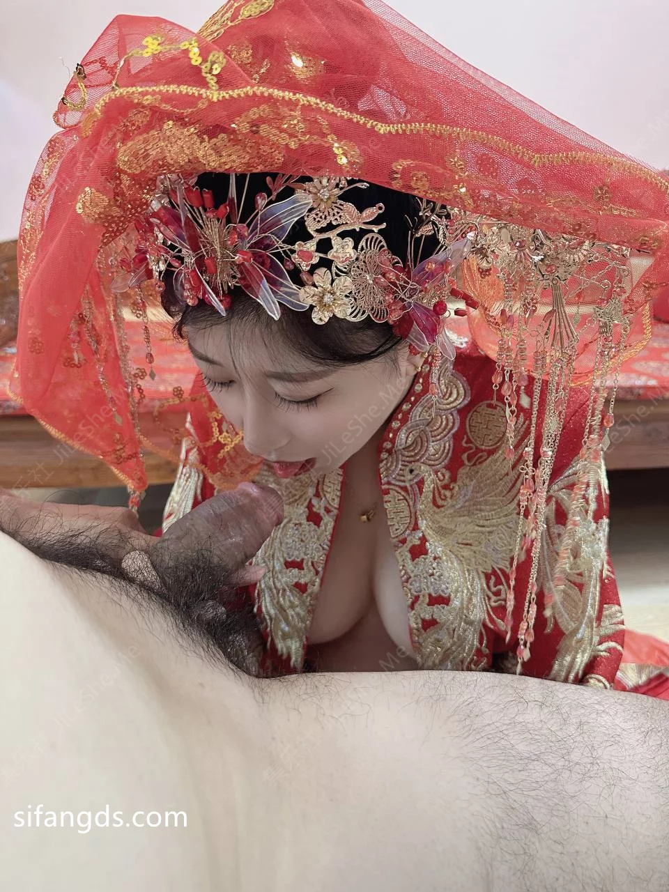 图片[4]-✨【重磅核弹】超极品女神【爱健身爱生活】付费视图 女主颜值很高且很骚气-集乐社
