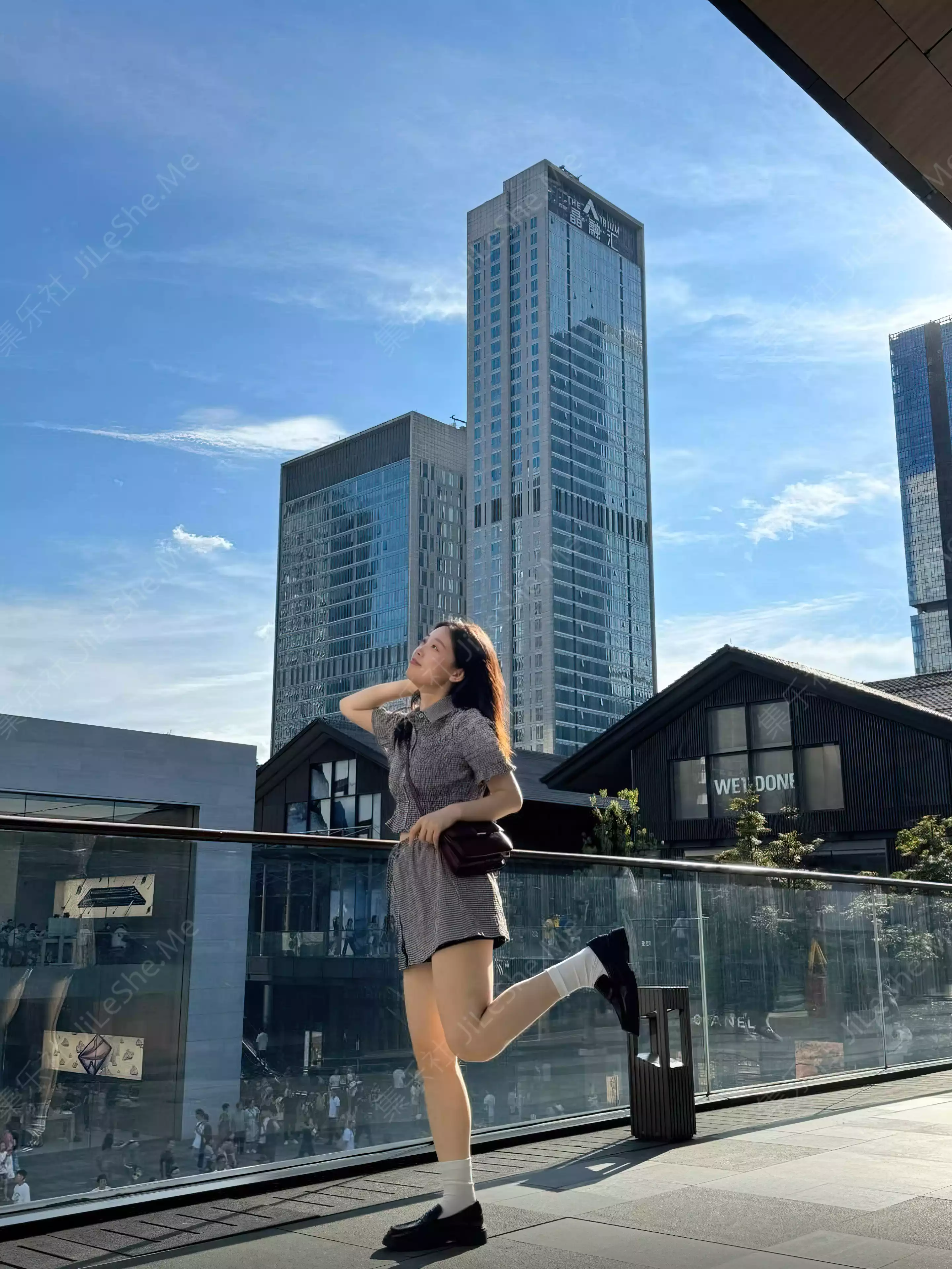 图片[2]-❤️【情侣泄密】筷子腿清纯女孩,后入性爱反差影图流出-集乐社