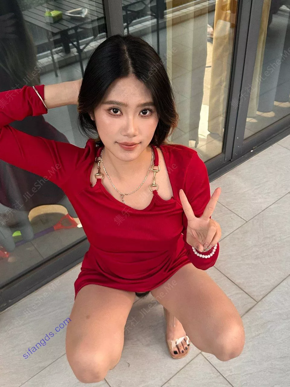 图片[3]-✅抖音 南南相吃 反差骚货 户外楼道露出 垃圾桶裸体 阿黑颜【219P+12V/332MB】-集乐社