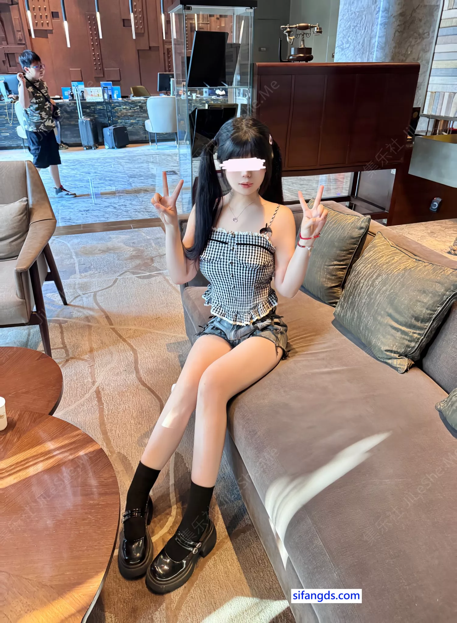 图片[6]-❤️√ 清纯小母狗萝莉【miaowaku】最新更新 粉嫩可爱双马尾萝莉,粉乳白虎一线天，金主爸爸最爱插 21V-集乐社